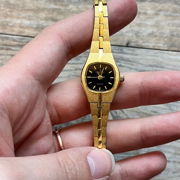 Berenger Vintage Gold Tone Dainty Cocktail Watch Womens Quartz Square Round main image 10